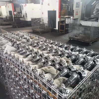 Reboque antiferrugem Axle Spindle do aço carbono, elevada precisão da explosão da areia que forja as peças